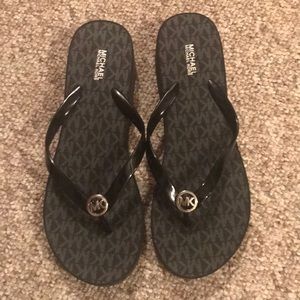 Michael Kors flip flop